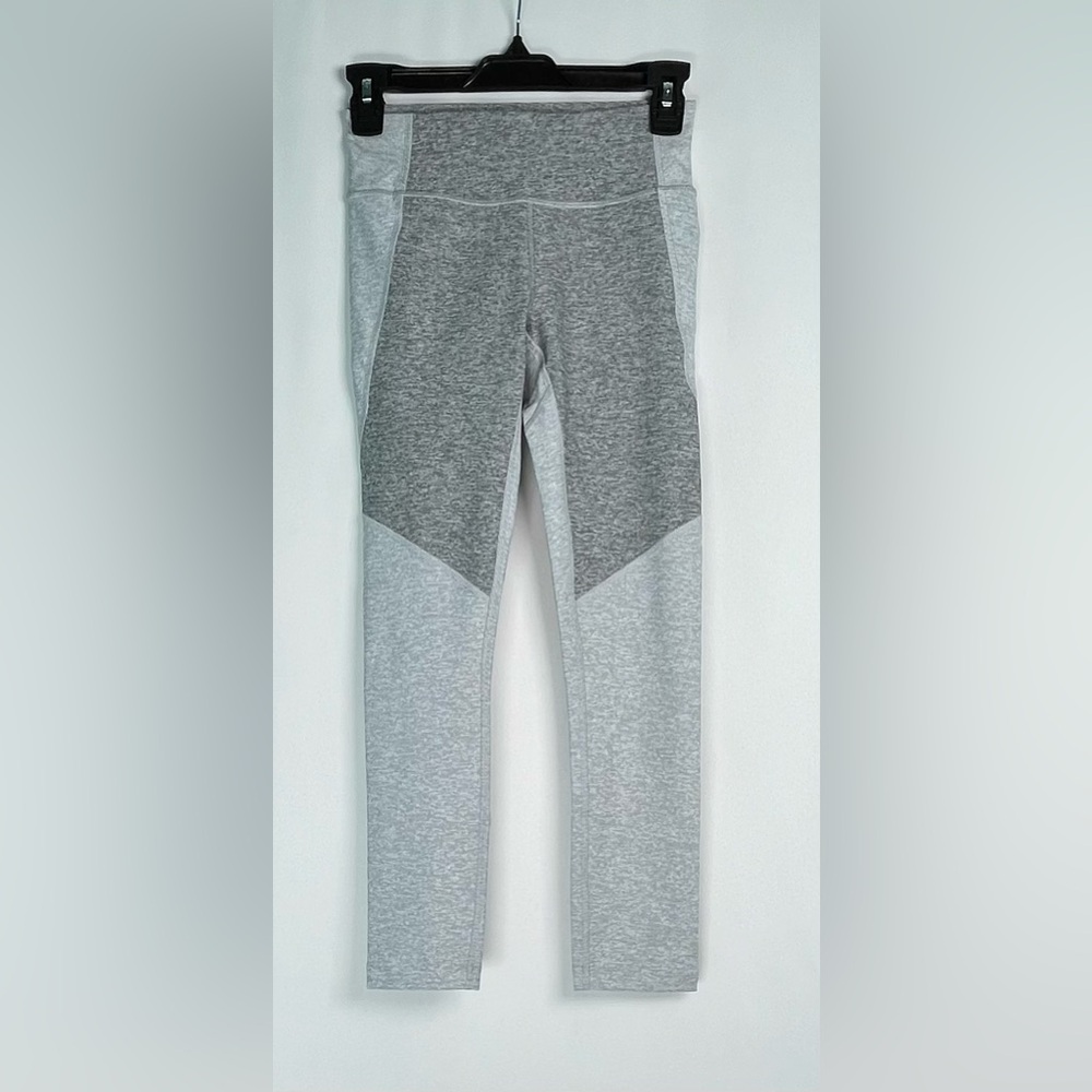 Outdoor Voices  Women’s Size XS  Warmup Leggings Dove Ash 3/4 Two Tone - Picture 3 of 7